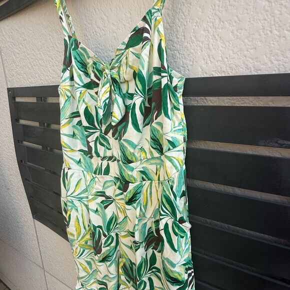 Torrid Challis Tie-Front Romper in Painted Tropical | Size 0 (Large) - Picture 4 of 8